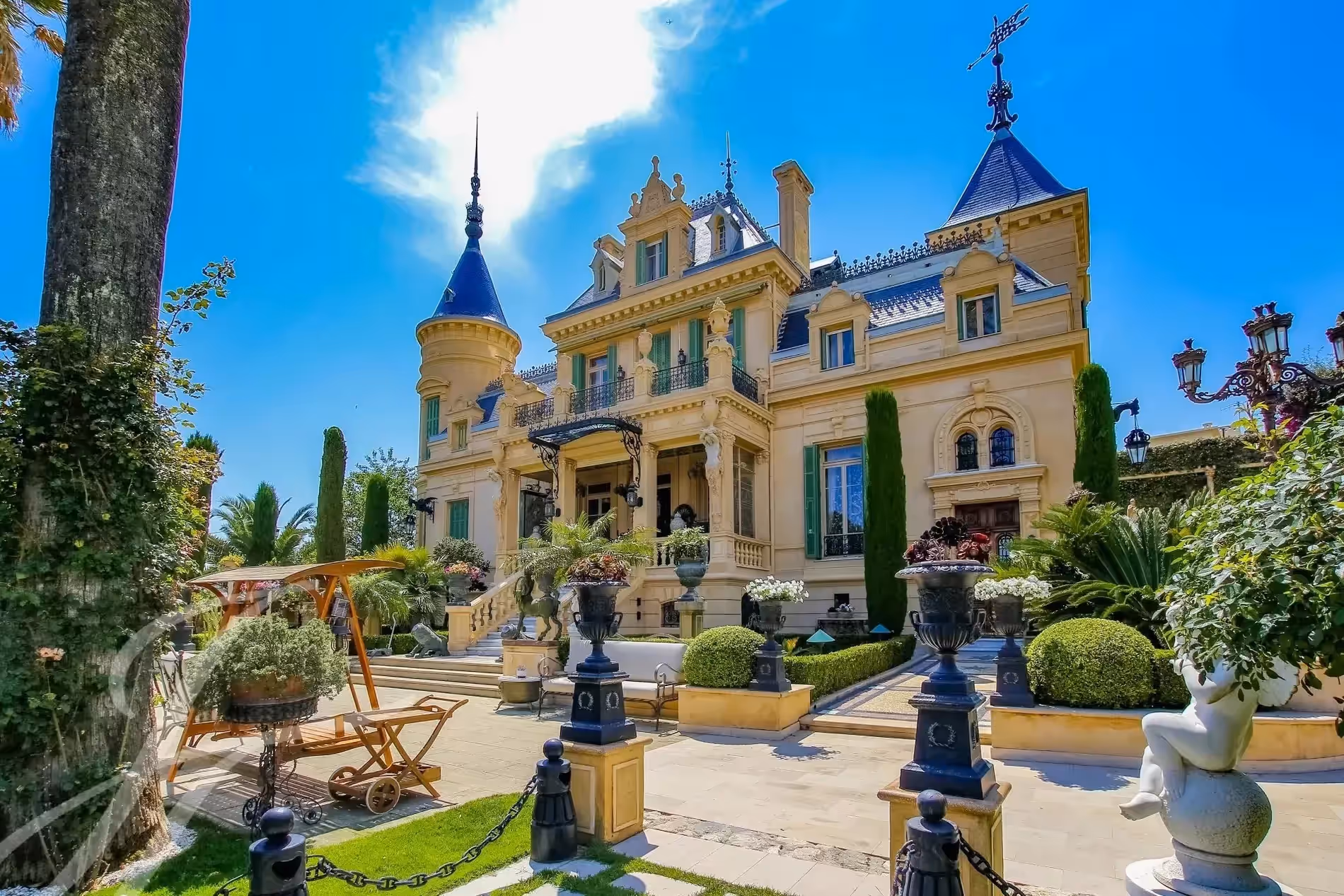 Castello di Antibes: dimostrazione del web design cinematografico di Publicidad.Express